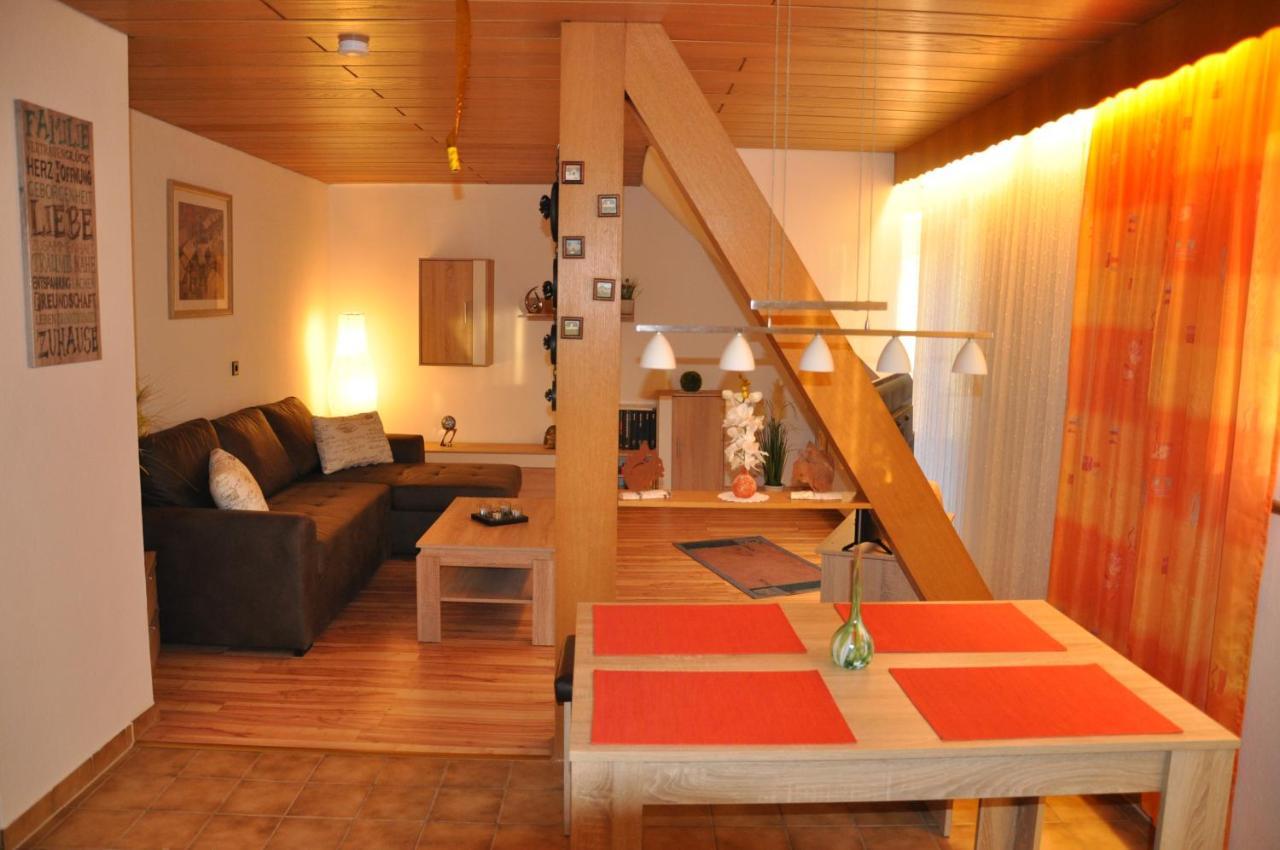 Apartamento Rentrisch Am Waldrand Sankt Ingbert Exterior foto